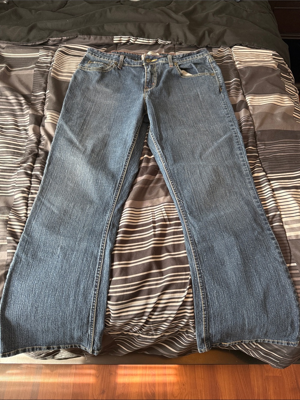 Signature by Levi Strauss Women's Bootcut Jeans in Blue Denim